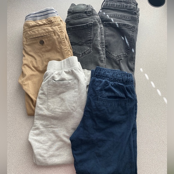 Bundle of 5 children’s pants - Picture 2 of 9